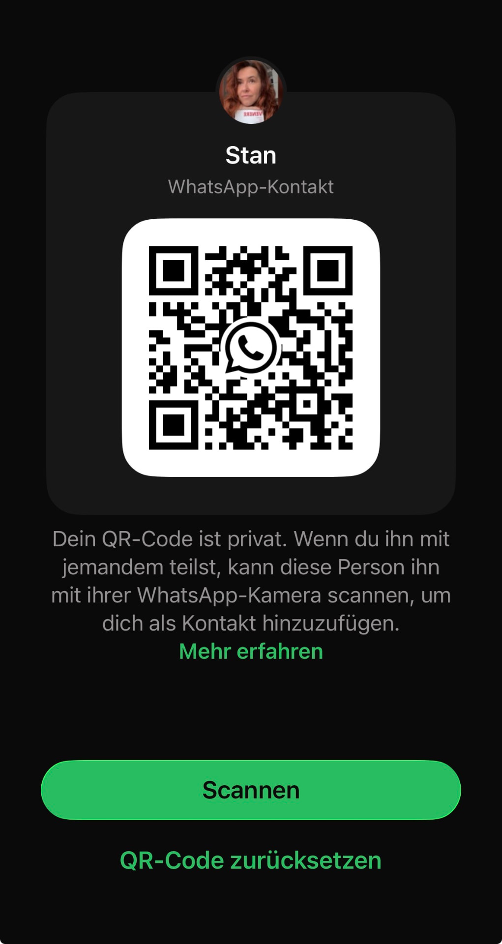 Scanează codul QR WhatsApp